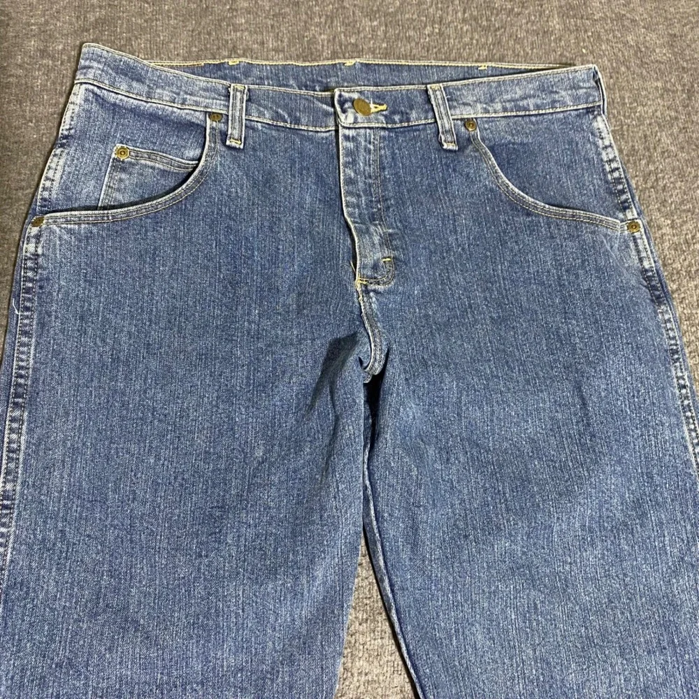 Wrangler Rugged Wear Mens Blue Straight Leg Jeans 34x30 Stretch 31050BI